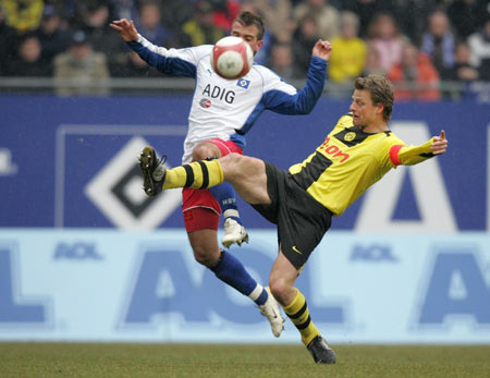 即由媒体向 即由媒体向